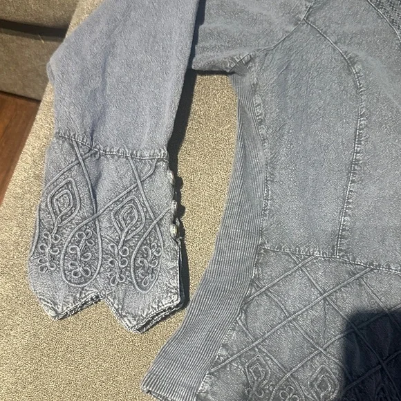 Large 100% Cotton Blue Denim Button-Up Shirt Boho tribal vibes super cute - Picture 6 of 17